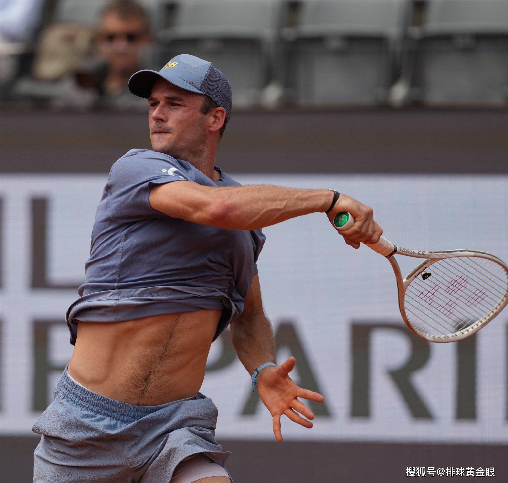 辛纳状态火爆，法网四强战对阵洛杉矶湖人，洛杉矶湖人力争连胜的简单介绍